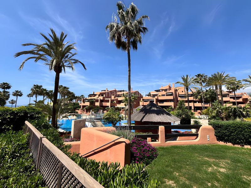 Foto d5b40283-d24d-4575-9594-992327927c4e. Apartament amb aparcament piscina a Centro Estepona