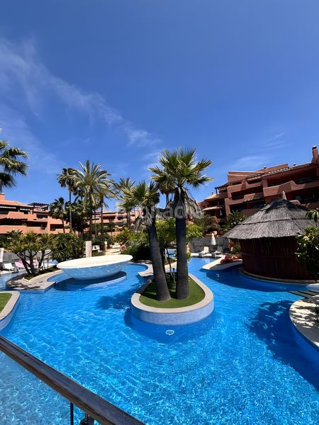 Foto f25121b6-d53d-4743-b793-be50c6bcbe51. Apartament amb aparcament piscina a Centro Estepona