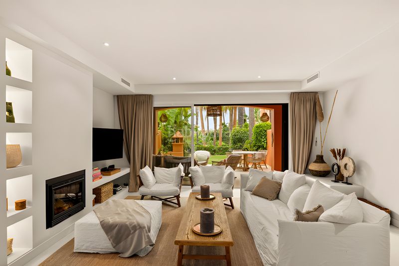 Foto 5746e70f-7b66-4e60-9c61-320e3c706f1f. Casa adossada amb aparcament piscina a Puente Romano Marbella