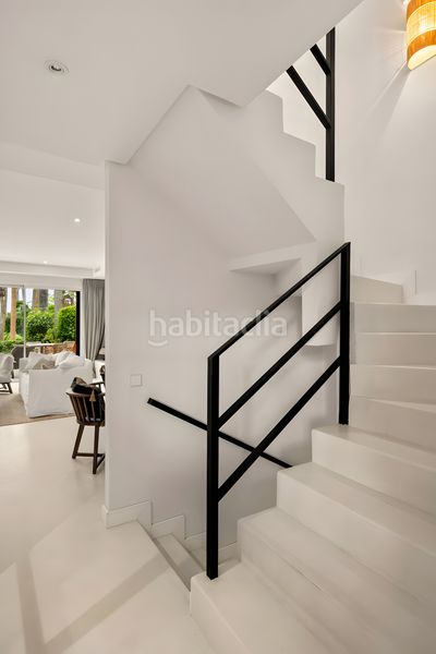 Foto ba087b64-1a19-4ef4-878e-9bb2cca24b0a. Casa adossada amb aparcament piscina a Puente Romano Marbella