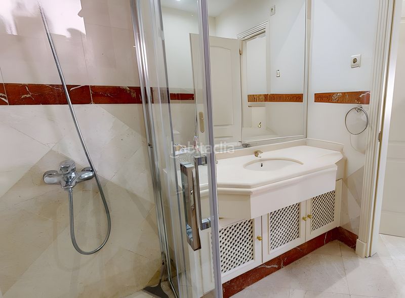 Foto cb479019-3eca-4259-b891-0415b709b7d2. Apartament amb calefacció aparcament piscina a Playa Bajadilla - Puertos Marbella