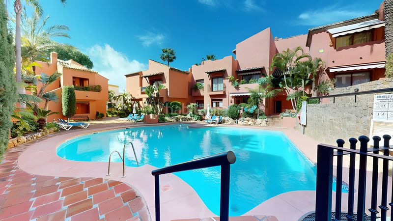 Foto d4626f09-cc94-4b23-ad2e-f105efd02de0. Apartament amb calefacció aparcament piscina a Playa Bajadilla - Puertos Marbella