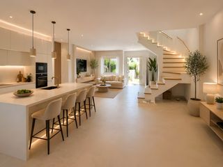 Casa adossada a Nueva Andalucía centro