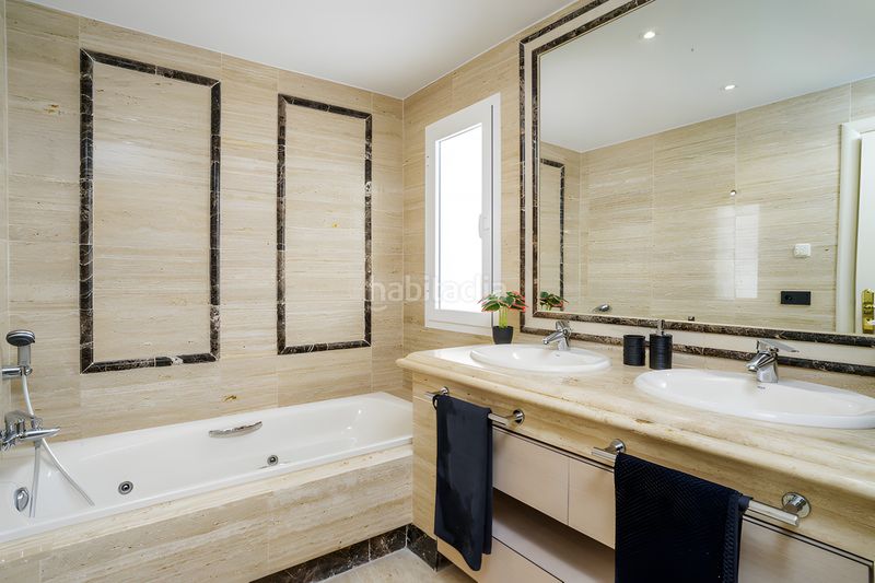 Foto afde5f67-dcbe-46fd-a350-ed467d007f04. Apartament amb aparcament piscina a Sierra Blanca Marbella