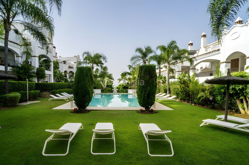 Foto b76a3e55-e78a-403d-8b90-a04fa6392e78. Apartament amb aparcament piscina a Sierra Blanca Marbella