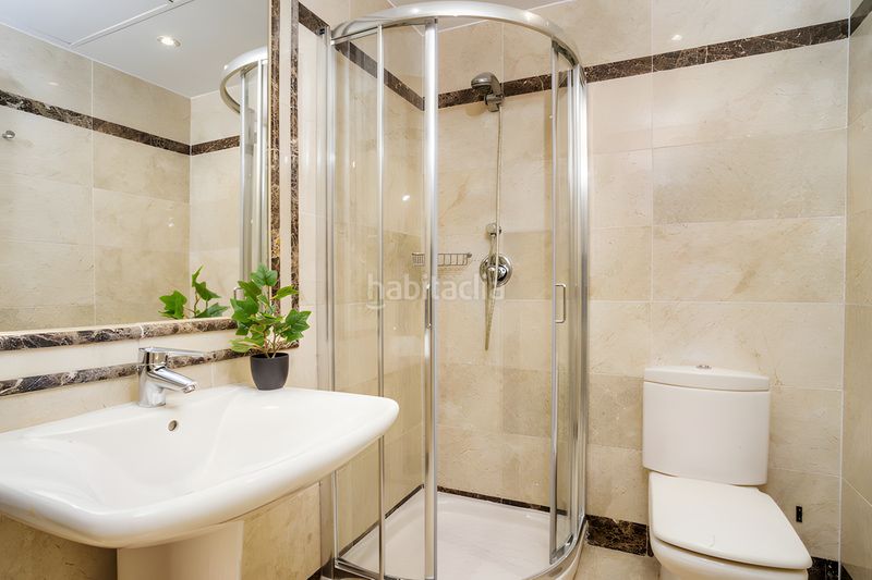 Foto f47e8e9e-2d4f-49e8-bd3b-453c6d2b3e81. Apartament amb aparcament piscina a Sierra Blanca Marbella