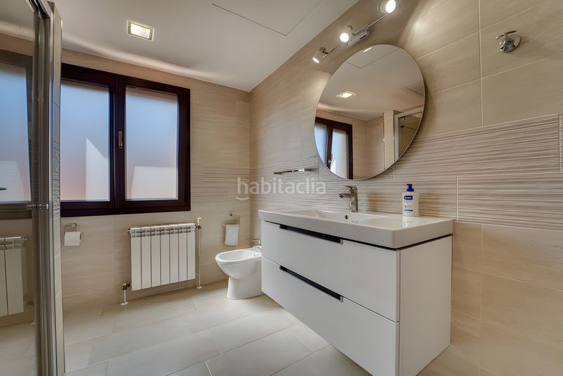 Foto a1a5f538-589c-45f9-8fdb-3f87f5ea5466. Casa amb aparcament piscina a Guadalmina Alta Marbella
