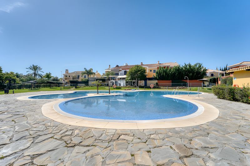 Foto da46c33f-9206-4246-bdb6-3e5d9461abed. Casa amb aparcament piscina a Guadalmina Alta Marbella