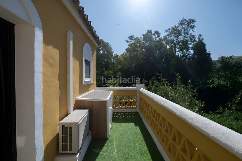 Foto 6b43077a-259b-4595-9238-41dbd7d65d18. Casa aparellada amb aparcament piscina a Calahonda Mijas