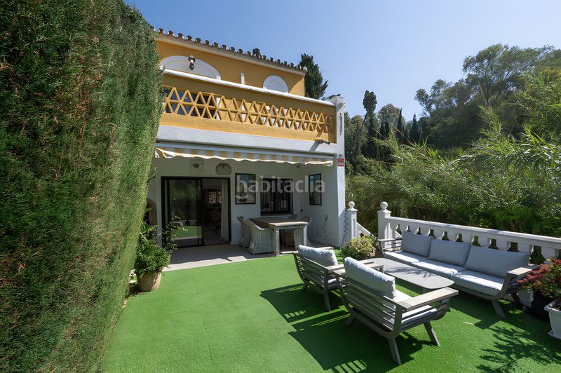 Foto c585ddaa-9514-44b7-beca-5c859247727c. Casa aparellada amb aparcament piscina a Calahonda Mijas