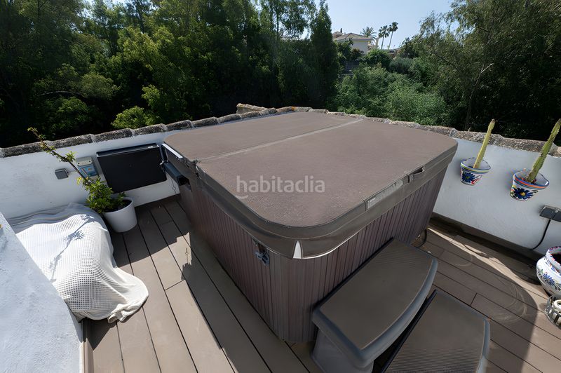 Foto ec0f6261-f81a-4a79-82be-d7922d27b6e9. Casa aparellada amb aparcament piscina a Calahonda Mijas