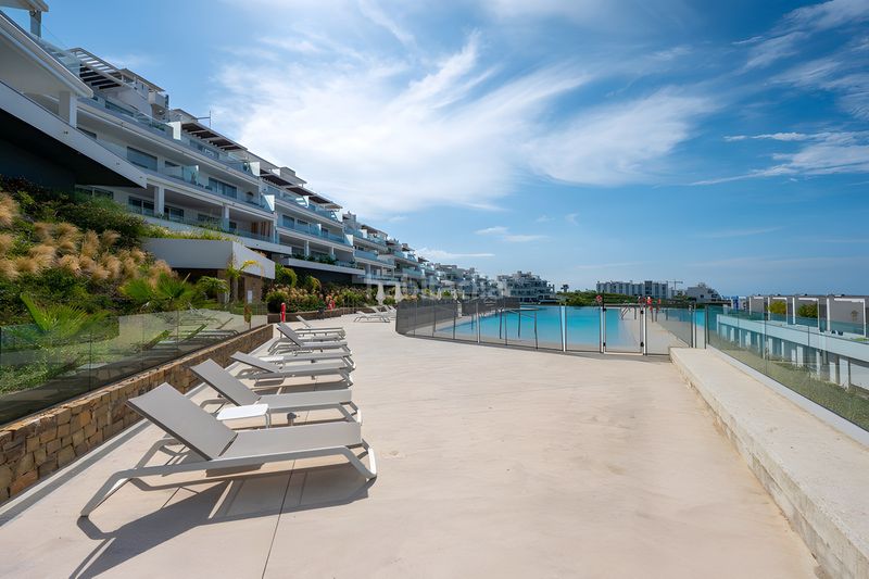 Foto bf88ca5c-74a4-4e32-b8c3-de46b1166b8e. Casa adossada amb aparcament piscina a Cancelada Estepona
