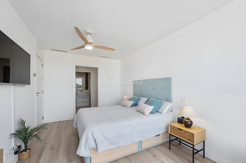 Foto c1b568fe-d24e-4a70-a0ce-919129d54844. Casa adossada amb aparcament piscina a Cancelada Estepona