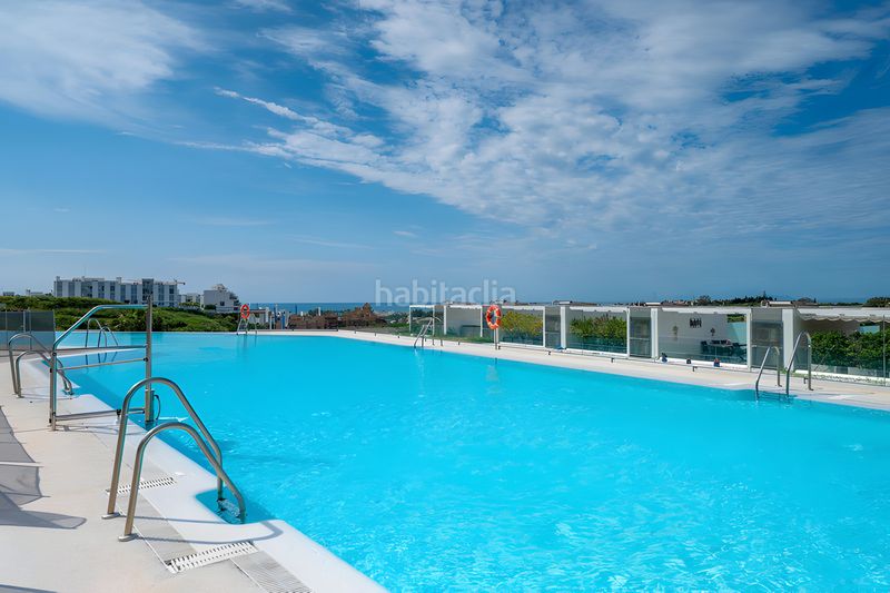 Foto cfeb4b5d-0d46-4161-9818-2160f85ea62c. Casa adossada amb aparcament piscina a Cancelada Estepona