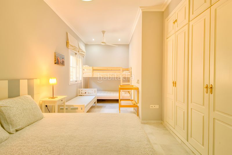 Foto 1f0f5d3c-cc03-4ee6-bcc5-43fb092b88e9. Apartament amb aparcament piscina a Manilva pueblo Manilva