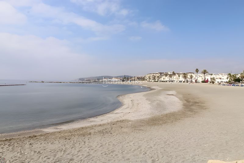 Foto 78e22702-1344-4551-b61e-c99f3704bc21. Apartament amb aparcament piscina a Manilva pueblo Manilva