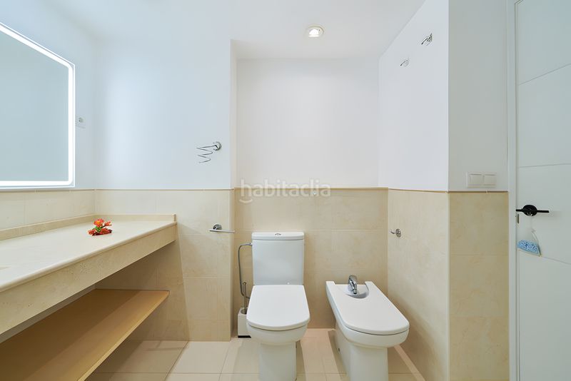 Foto 59613bf1-7684-48f8-87b7-885d4720c0a0. Apartament amb aparcament piscina a Elviria Marbella