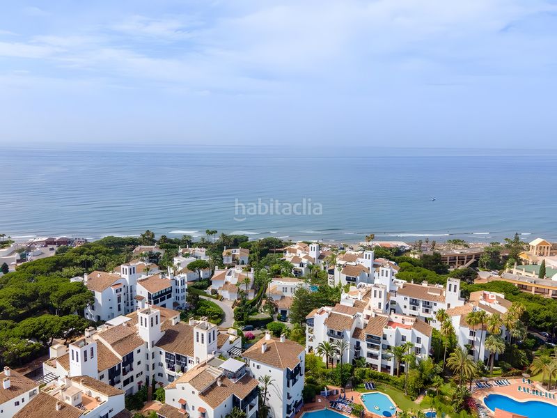 Foto ae16ec3a-c5d6-4f19-a469-35d0472d9698. Apartament amb aparcament piscina a Elviria Marbella