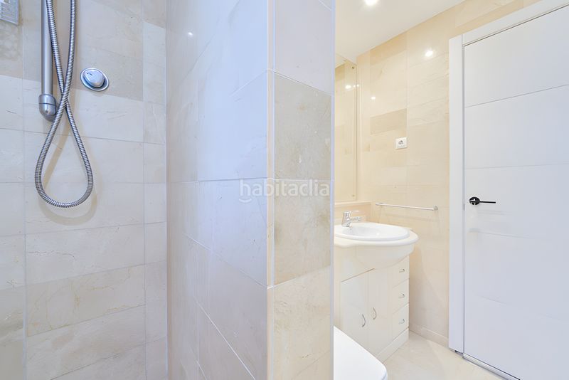 Foto b03e3aef-3de0-4d9c-b5ab-67c9f7df7613. Apartament amb aparcament piscina a Elviria Marbella