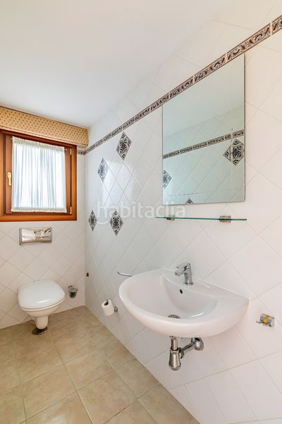 Foto 97c8c5a9-87e2-4aa0-a880-126a33d23e21. Casa amb aparcament piscina a Centro Estepona