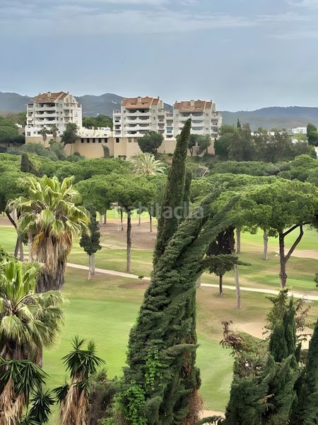 Foto cbd1cd3c-08ba-4f87-88e8-10e7d7fcf587. Àtic amb aparcament piscina a Río Real Marbella