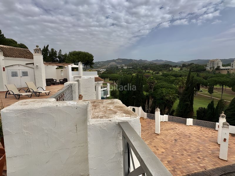 Foto d2d3ee74-8f6a-4e4b-958a-742219eef20b. Àtic amb aparcament piscina a Río Real Marbella