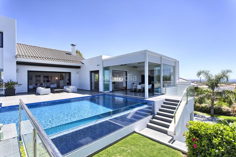 Foto a6379bcb-bb57-46a6-a595-4bc0870f9a85. Casa amb aparcament piscina a Los Flamingos Benahavís