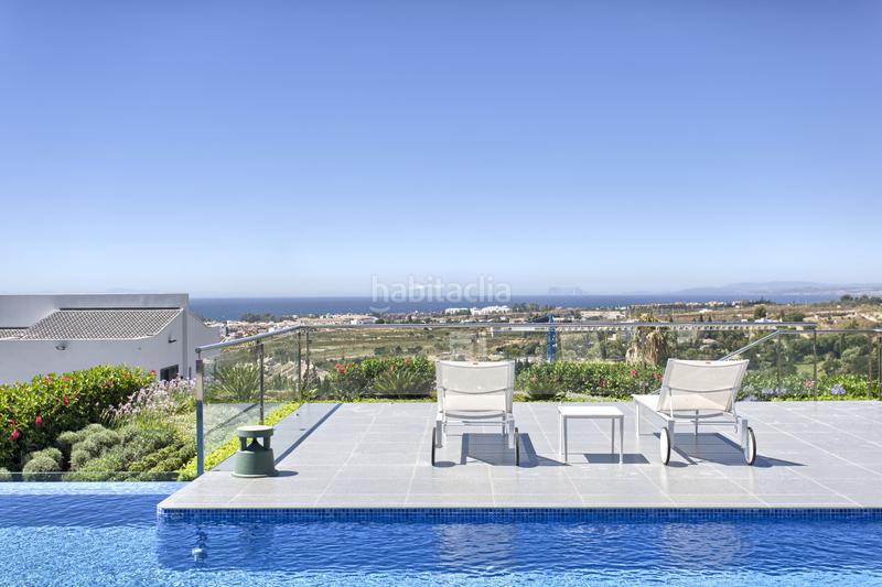 Foto c090218d-8b95-44b0-8441-92ca4f8fb25d. Casa amb aparcament piscina a Los Flamingos Benahavís