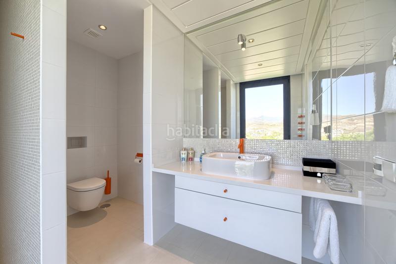 Foto fe0a3cd9-d9b7-4021-81bc-2cd7663174df. Casa amb aparcament piscina a Los Flamingos Benahavís