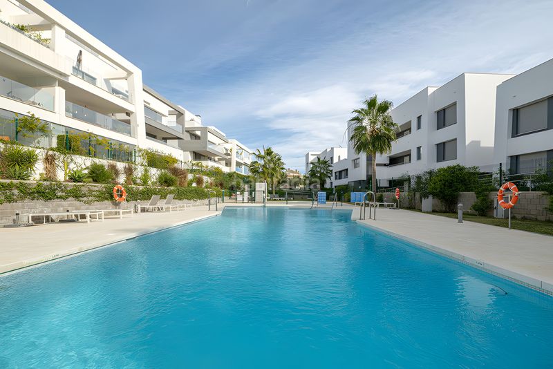 Foto 4d496edc-d1c5-4003-bc0f-10a9e89c4a84. Apartament amb aparcament piscina a Villacana - Costalita - Saladillo Estepona