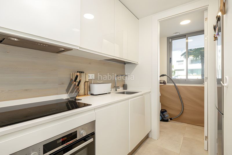 Foto b85b34dd-c3f0-4db7-ae1f-c91e54c60fd5. Apartament amb aparcament piscina a Villacana - Costalita - Saladillo Estepona