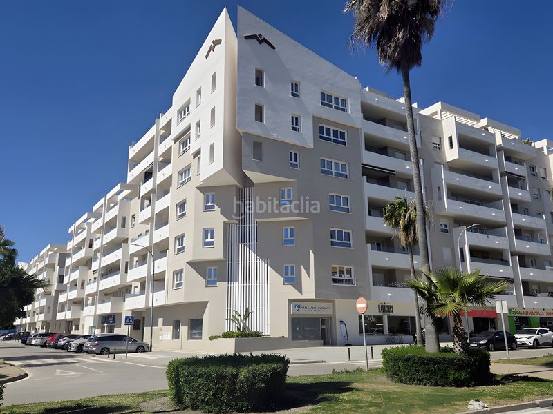 Foto f42924f8-eb26-4221-b8e2-8a2bb69927cc. Piccolo appartamento con parcheggio piscina in Nueva Andalucía centro Marbella
