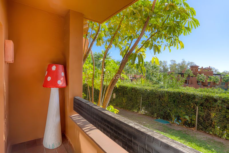 Foto 77ae8f24-6719-411c-b35c-88c2b78ad399. Planta baixa amb aparcament piscina a Nueva Andalucía centro Marbella