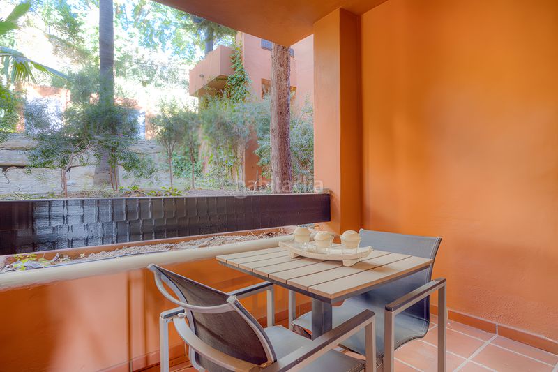 Foto cffe36de-7d13-4dc9-8398-3a09032284d7. Planta baixa amb aparcament piscina a Nueva Andalucía centro Marbella