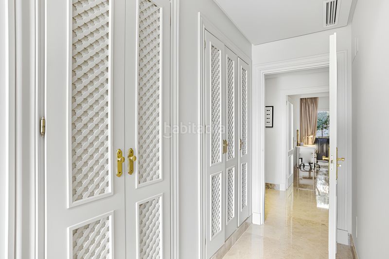 Foto f463c484-71d5-4477-ba99-3ed273e2b562. Planta baixa amb aparcament piscina a Nueva Andalucía centro Marbella