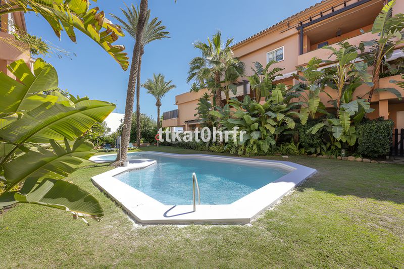 Foto 25e0ec8e-a347-4918-a8ab-63dc63929ea4. Planta baixa amb aparcament piscina a Puente Romano Marbella