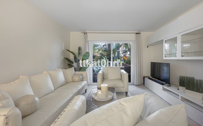 Foto 7a1b485e-ad85-44af-9211-189a80ba8332. Planta baixa amb aparcament piscina a Puente Romano Marbella