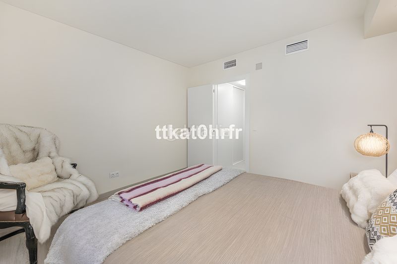 Foto a68cce5a-69b3-4af8-883f-cefbd05fddd2. Planta baixa amb aparcament piscina a Puente Romano Marbella