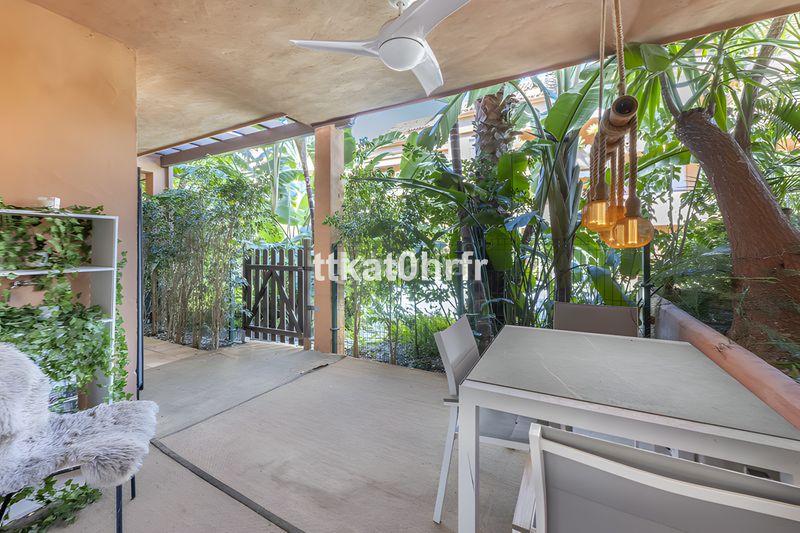 Foto c2106746-4e3c-4aa7-9de2-89d336f40182. Planta baixa amb aparcament piscina a Puente Romano Marbella