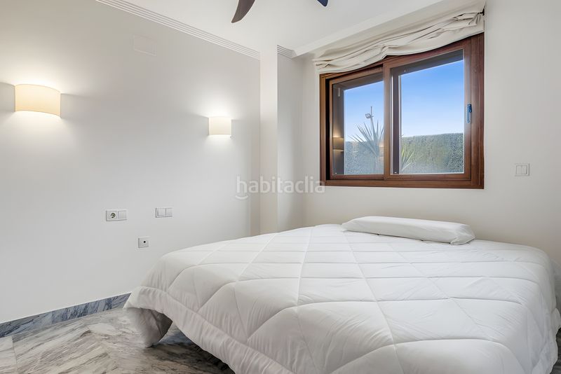 Foto a2a84cef-ae35-4075-873c-2b03fd2d72f1. Planta baixa amb aparcament piscina a Puente Romano Marbella