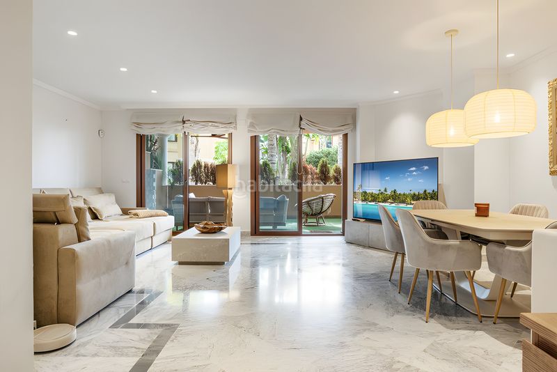 Foto a3e0c9af-b51d-4555-b290-f125871e7370. Planta baixa amb aparcament piscina a Puente Romano Marbella