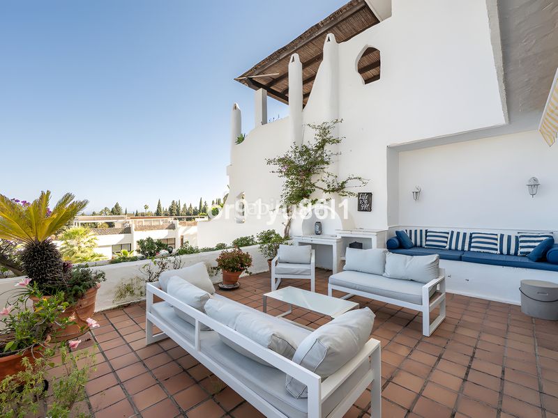 Foto 56b19f1a-26e3-43e4-b231-70d1e28c301c. Apartament amb calefacció aparcament piscina a Puente Romano Marbella
