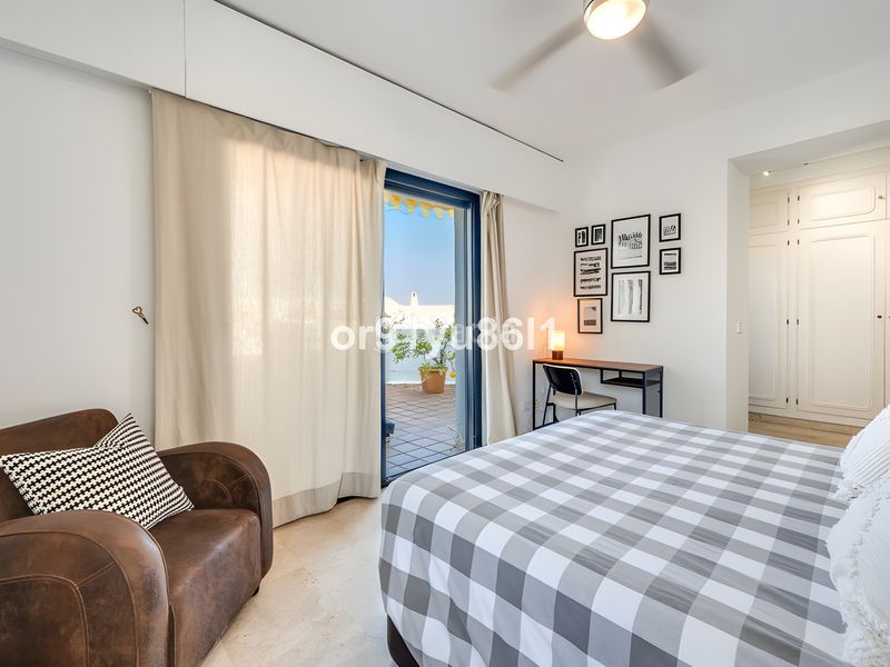 Foto 8eb91e98-2e5d-4419-b852-79d623ae6f9d. Apartament amb calefacció aparcament piscina a Puente Romano Marbella