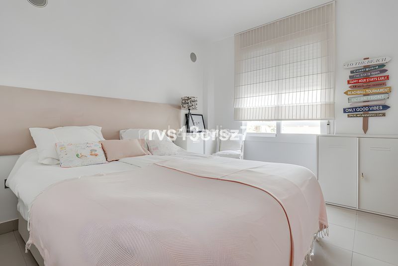 Foto 0719e386-ab68-4781-994d-164a86841333. Dúplex amb calefacció aparcament piscina a Centro Estepona