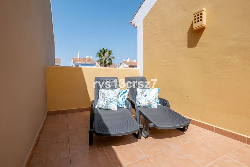 Foto b15c2e6e-71d1-46b9-84b4-1a697295263b. Dúplex amb calefacció aparcament piscina a Centro Estepona