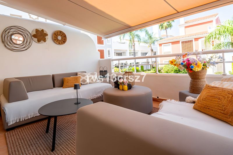 Foto d1813419-33b4-4183-b832-b11019833cd7. Dúplex amb calefacció aparcament piscina a Centro Estepona