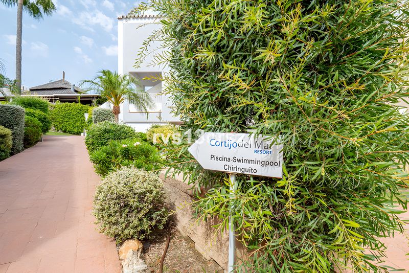 Foto f58806a0-5a20-493f-92e9-90f39bbe7a4f. Dúplex amb calefacció aparcament piscina a Centro Estepona