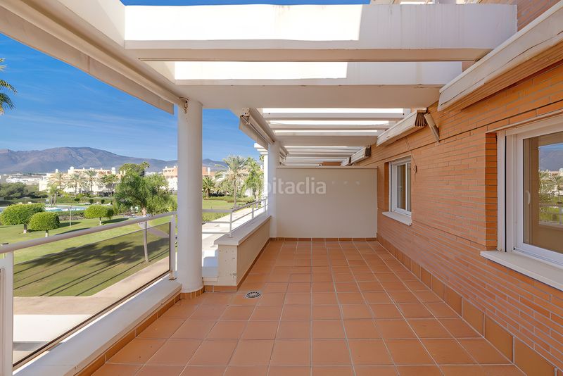 Foto 8ddf1fce-6726-4691-9502-769a08622238. Àtic amb aparcament piscina a Centro Estepona