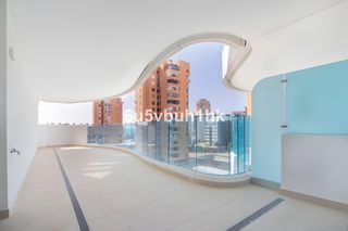 Appartement in Puerto Deportivo. Apartamento en planta media en fuengirola