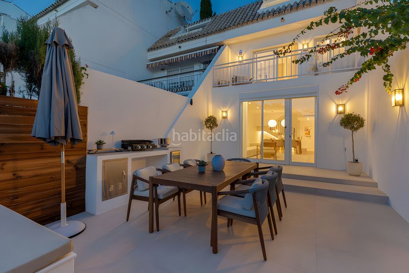Foto 5f99d288-5cd4-4a5d-a954-049f560cc220. Casa adossada amb aparcament piscina a Puente Romano Marbella
